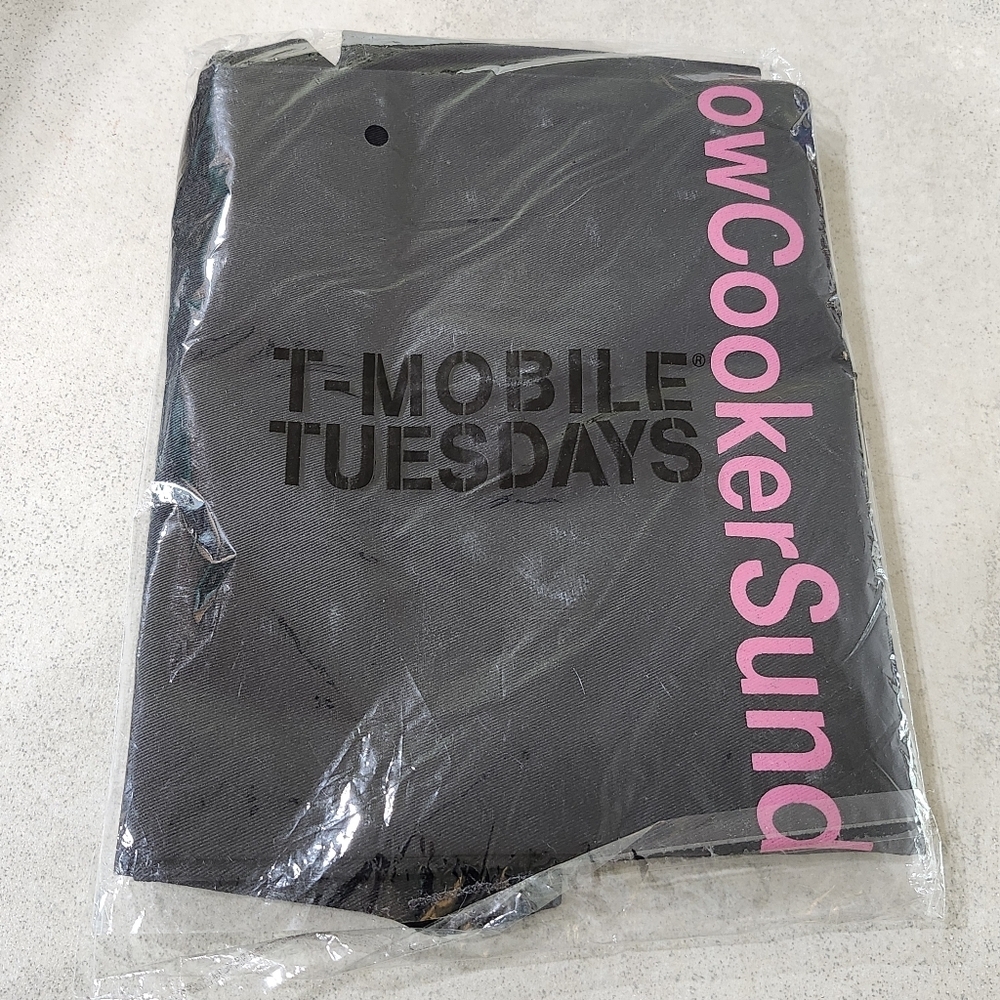 T-Mobile Tuesday Black Apron #SlowCookerSunday  T-Mobile